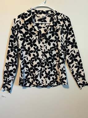 Casual Corner Womens 2 100% Silk Blouse Black Cream Floral Button Down 90’s Chic